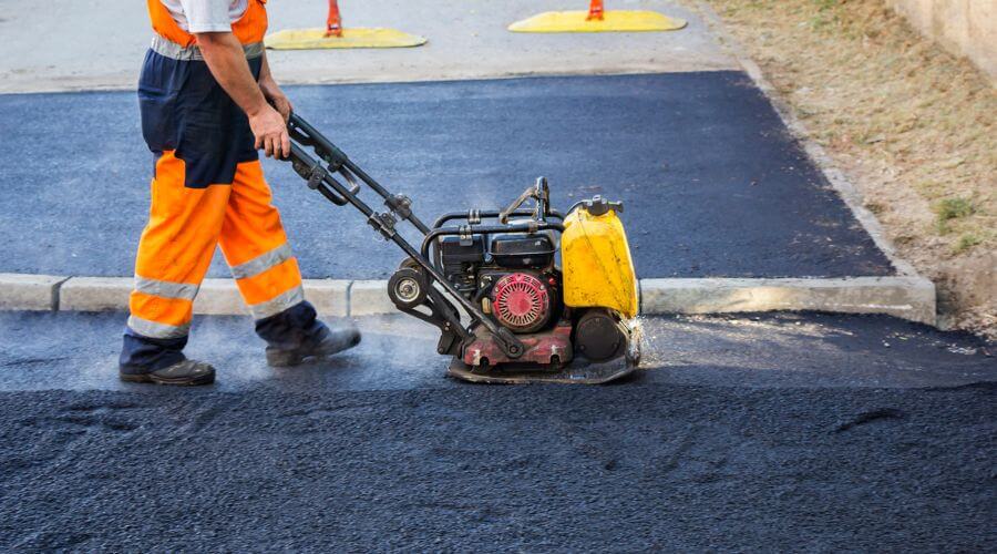 Professional gutter cleaning in Yabucoa, PR